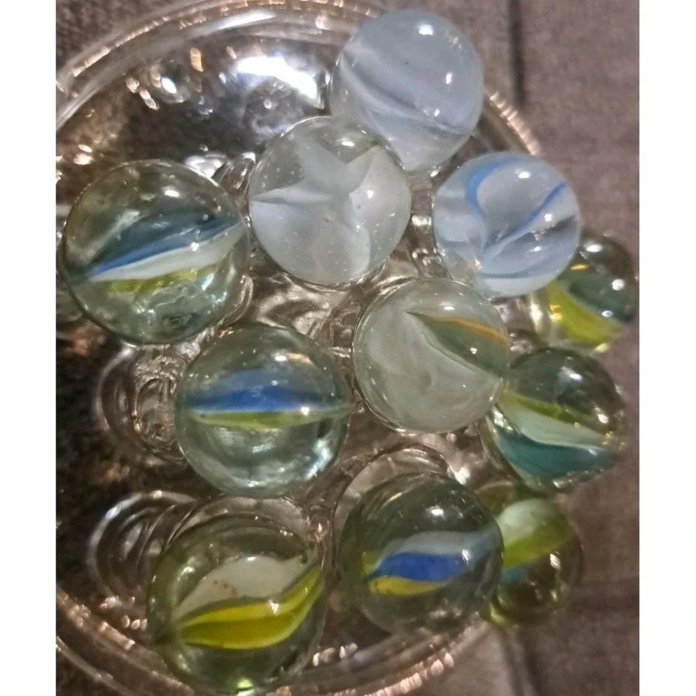 Lot Of 11 Estate Sale Marbles Cats Eyes